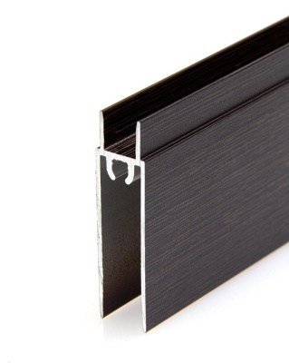 8.ПАРТНЕР Профиль горизонт. нижн., венге темный глянец (5,8м) 